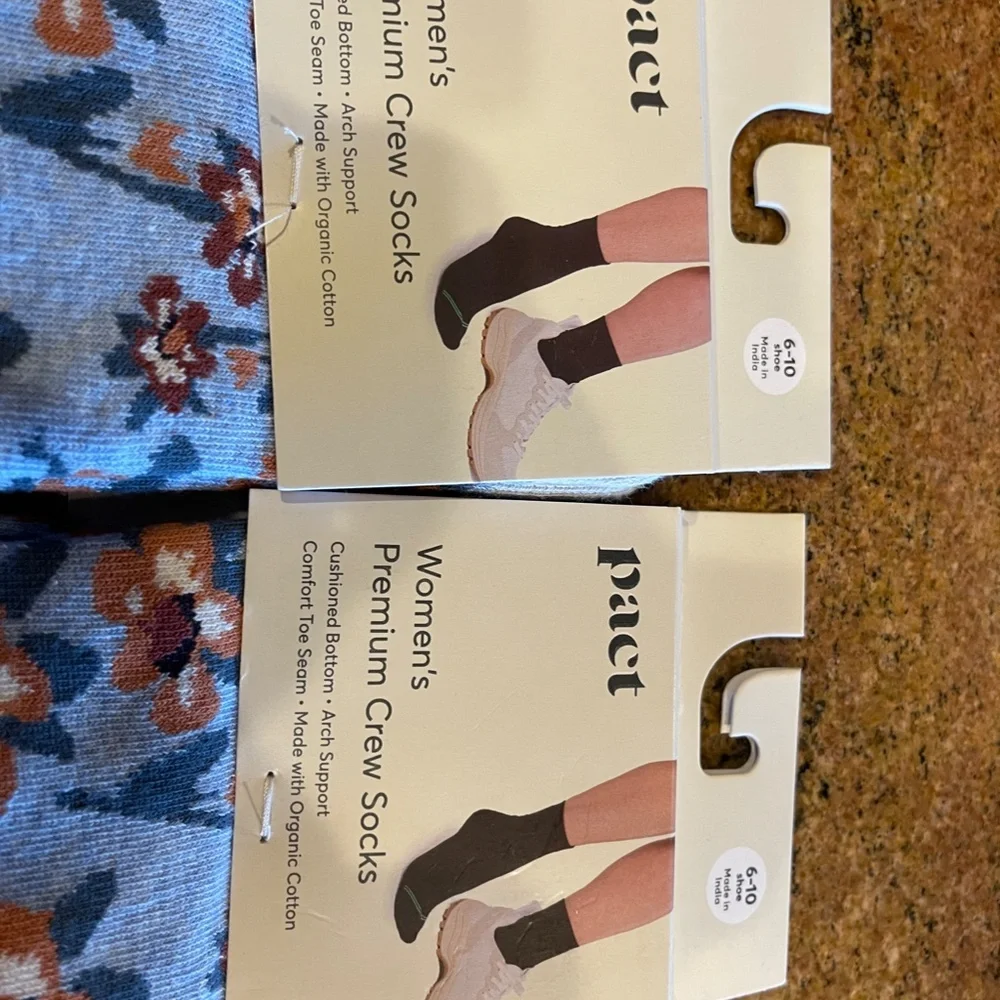 Pact Women's Blue Bouquet Premium Crew Socks-Two Pair Retail: … - Picture 2 of 6